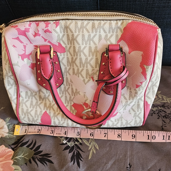 💗 Michael Kors Aria Small Satchel - Picture 9 of 10